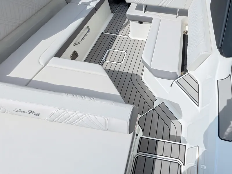 Slide: The Image of Sea Ray SDX 270 Outboard 2026 - 15