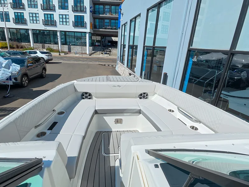 Slide: The Image of Sea Ray SDX 270 Outboard 2026 - 48