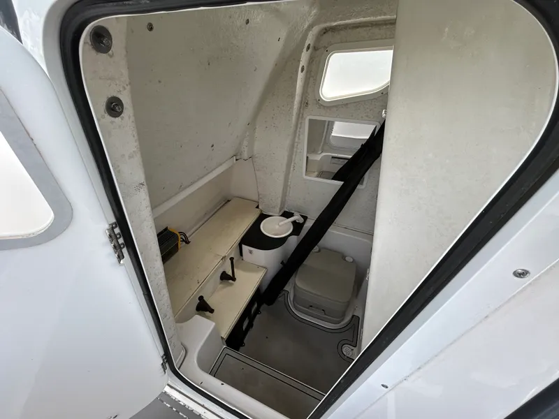 Slide: The Image of Sea Fox 268 COMMANDER 2024 - 8