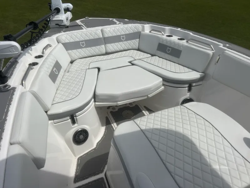 Slide: The Image of Sea Fox 268 COMMANDER 2024 - 9