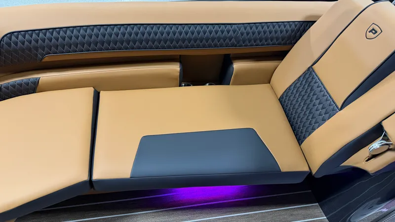 Slide: The Image of Premier 250 SOLARIS 2026 - 15