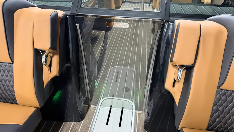 Slide: The Image of Premier 250 SOLARIS 2026 - 35