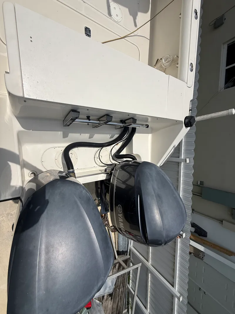Slide: The Image of Pursuit 2870 CENTER CONSOLE 1999 - 16