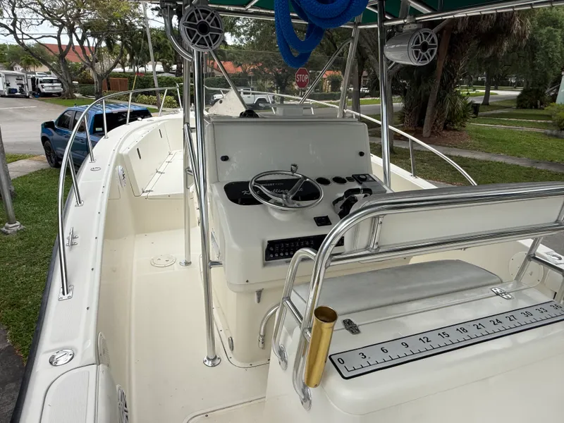 Slide: The Image of Pursuit 2870 CENTER CONSOLE 1999 - 19