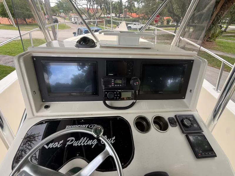 Slide: The Image of Pursuit 2870 CENTER CONSOLE 1999 - 23