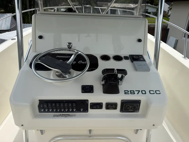 Slide: The Image of Pursuit 2870 CENTER CONSOLE 1999 - 24