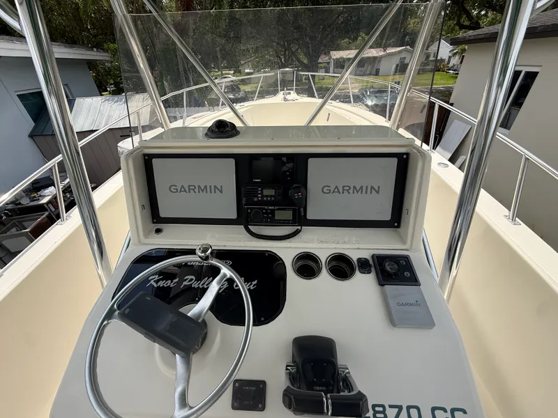 Slide: The Image of Pursuit 2870 CENTER CONSOLE 1999 - 25