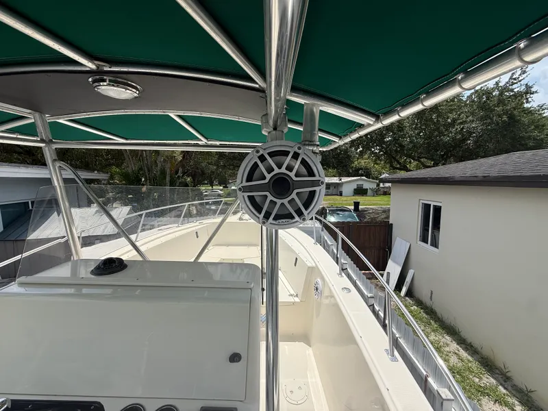 Slide: The Image of Pursuit 2870 CENTER CONSOLE 1999 - 35
