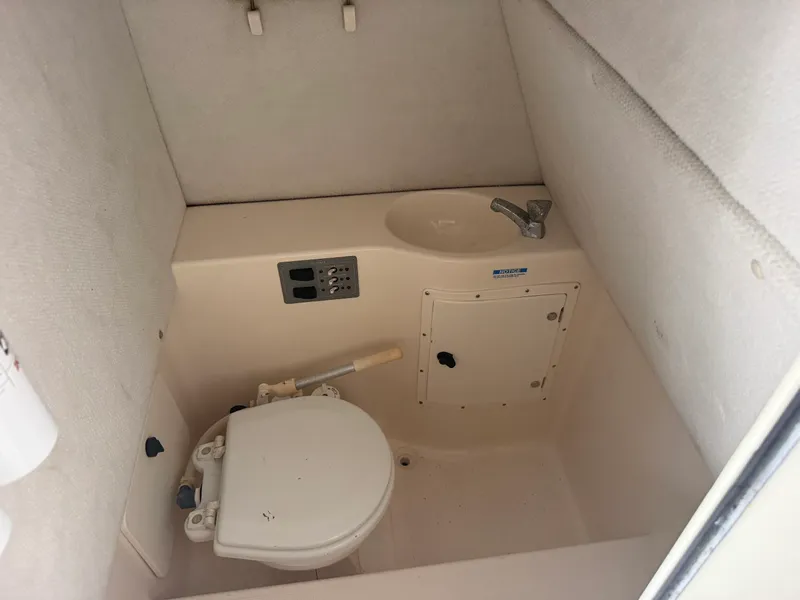 Slide: The Image of Pursuit 2870 CENTER CONSOLE 1999 - 46