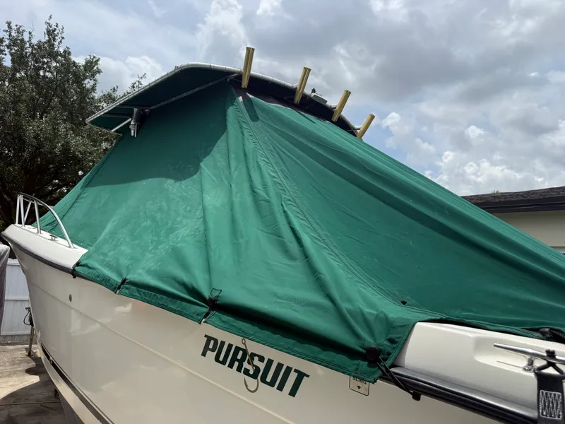 Slide: The Image of Pursuit 2870 CENTER CONSOLE 1999 - 8