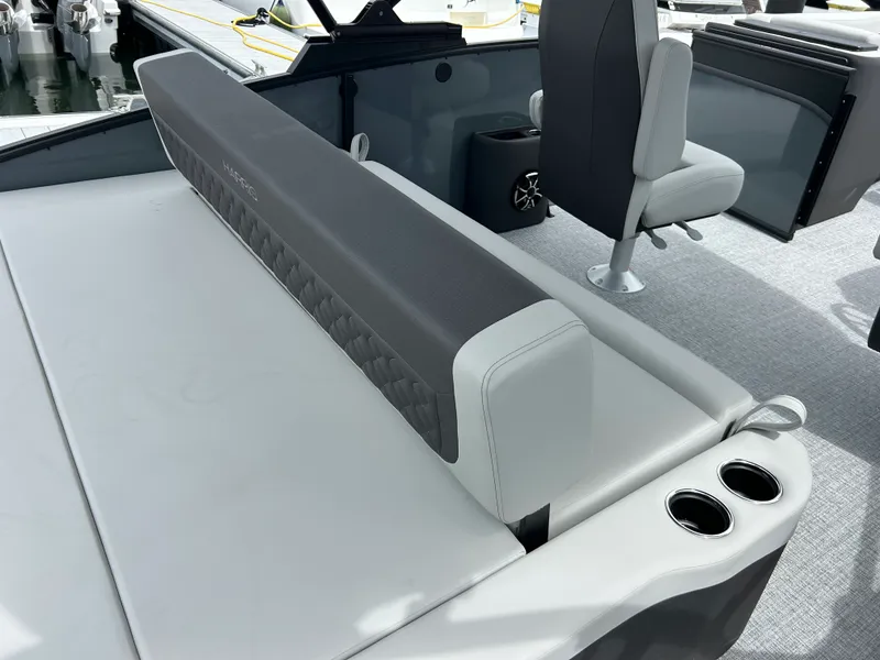 Slide: The Image of Harris Sunliner 230 2026 - 11