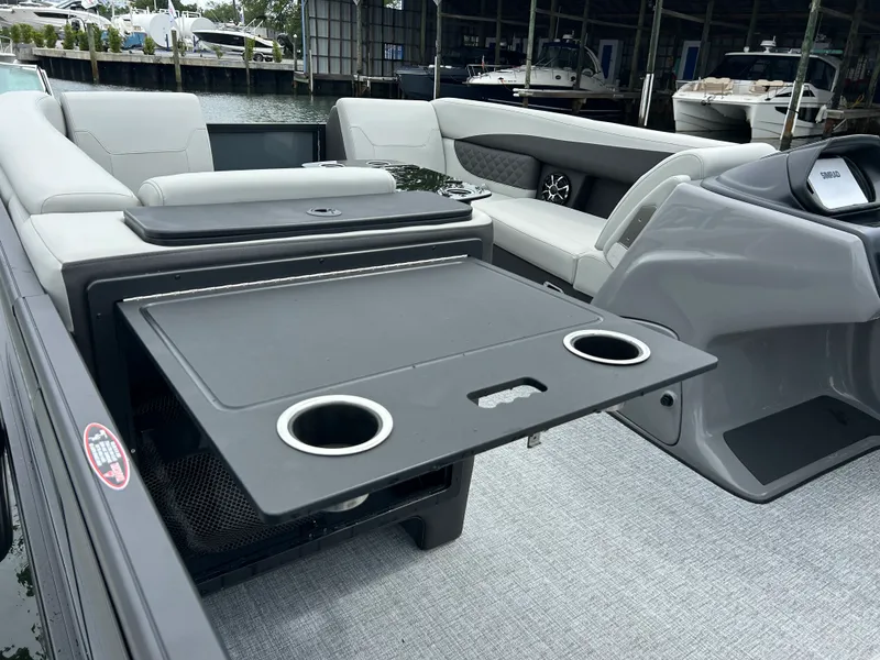 Slide: The Image of Harris Sunliner 230 2026 - 24