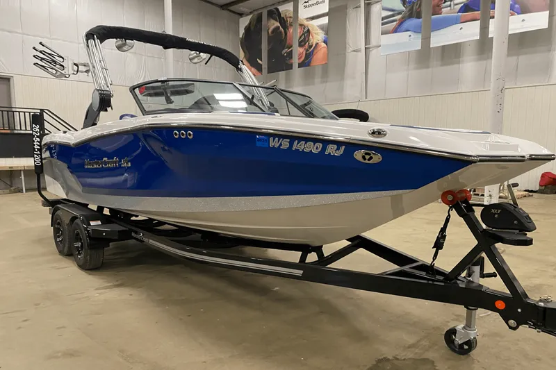 Slide: The Image of Mastercraft NXT22 2022 - 1