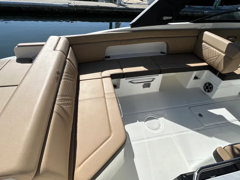 Slide: The Image of Sea Ray SDX 290 Outboard 2026 - 13