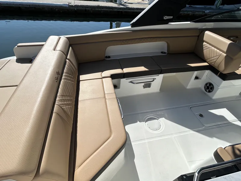 Slide: The Image of Sea Ray SDX 290 Outboard 2026 - 14