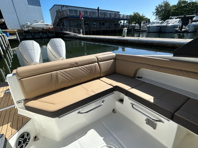 Slide: The Image of Sea Ray SDX 290 Outboard 2026 - 15