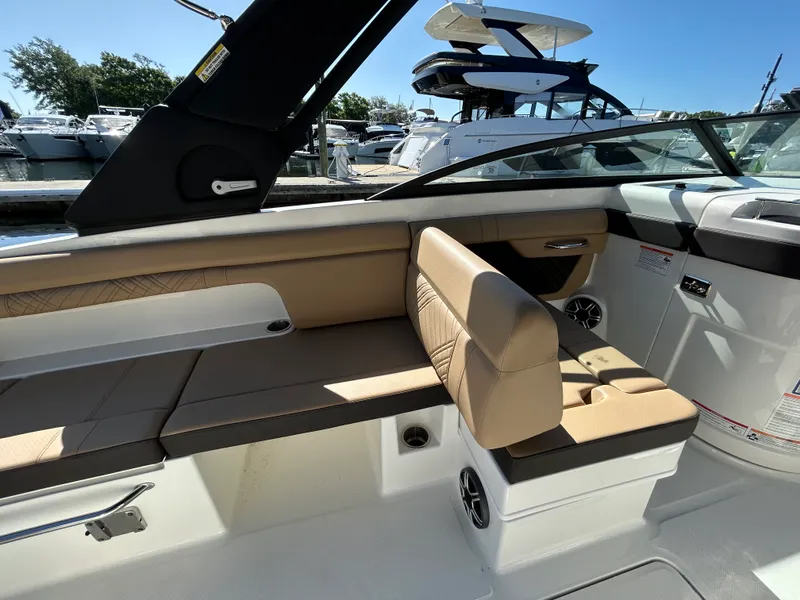 Slide: The Image of Sea Ray SDX 290 Outboard 2026 - 16