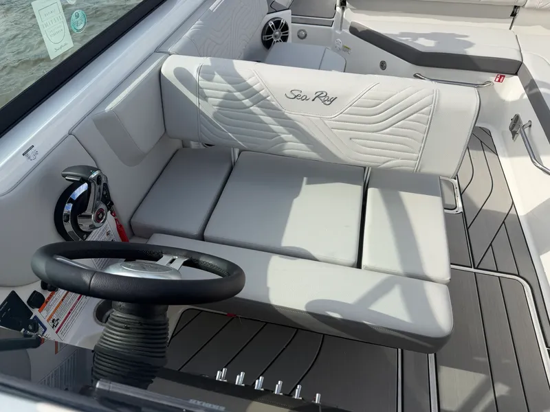 Slide: The Image of Sea Ray SDX 270 Surf 2025 - 3