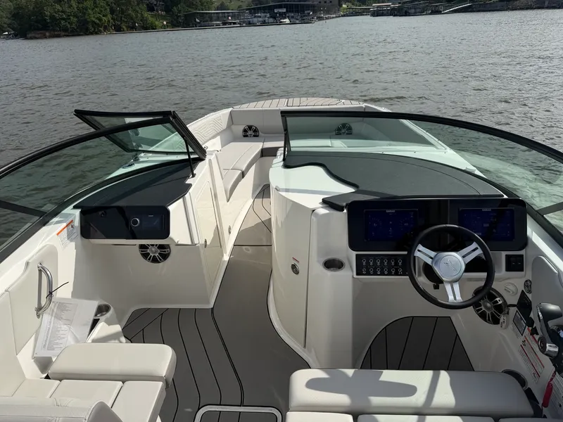 Slide: The Image of Sea Ray SDX 270 Surf 2025 - 7