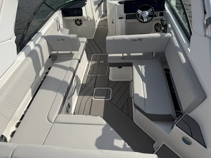 Slide: The Image of Sea Ray SDX 270 Surf 2025 - 18