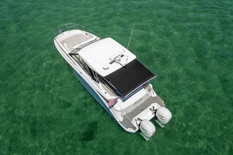 Slide: The Image of Sea Ray 320 DA OB 2020 - 5