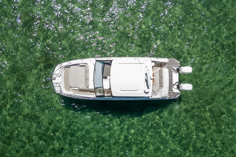 Slide: The Image of Sea Ray 320 DA OB 2020 - 10
