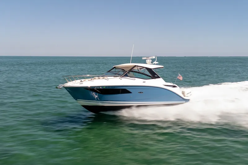 Slide: The Image of Sea Ray 320 DA OB 2020 - 2