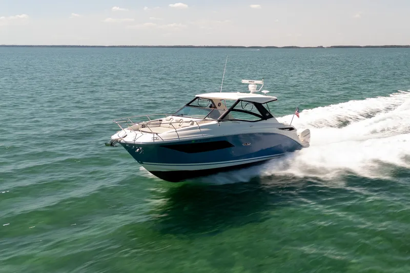 Slide: The Image of Sea Ray 320 DA OB 2020 - 1