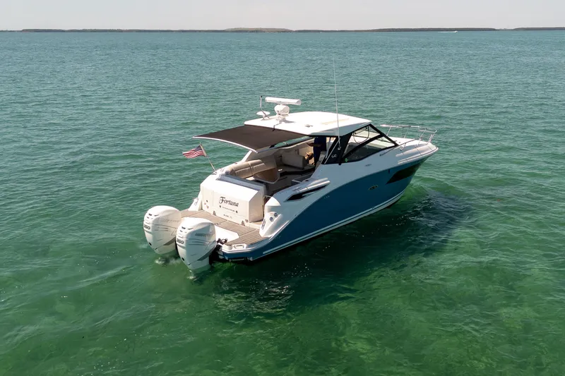 Slide: The Image of Sea Ray 320 DA OB 2020 - 9