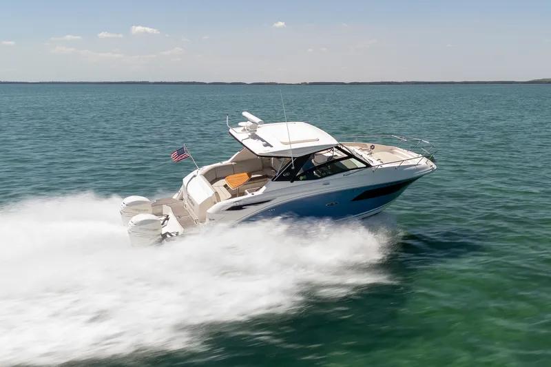 Slide: The Image of Sea Ray 320 DA OB 2020 - 8