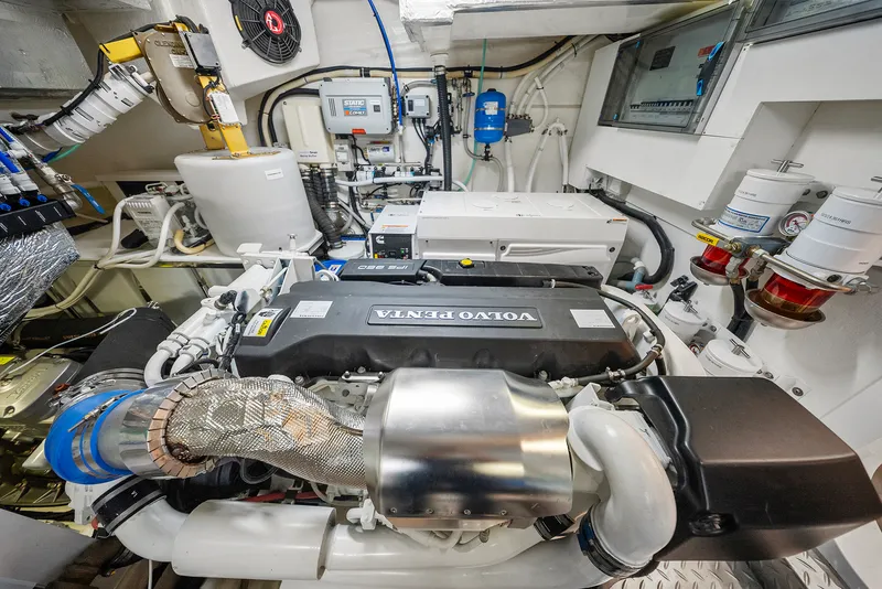 Slide: The Image of Riviera 6000 SPORT YACHT 2024 - 138