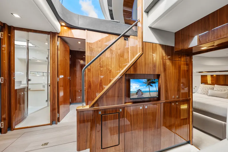 Slide: The Image of Riviera 6000 SPORT YACHT 2024 - 100