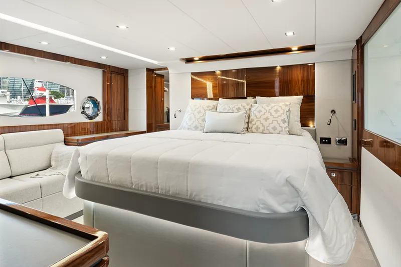 Slide: The Image of Riviera 6000 SPORT YACHT 2024 - 102
