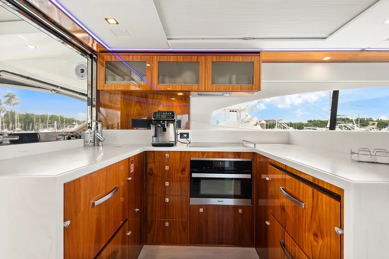 Slide: The Image of Riviera 6000 SPORT YACHT 2024 - 111