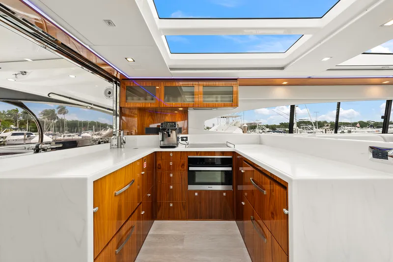 Slide: The Image of Riviera 6000 SPORT YACHT 2024 - 123