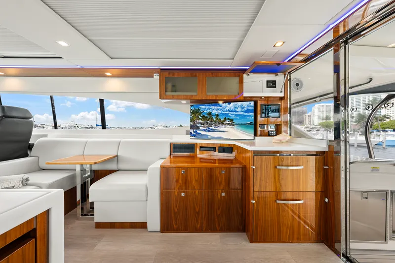 Slide: The Image of Riviera 6000 SPORT YACHT 2024 - 118
