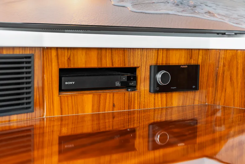 Slide: The Image of Riviera 6000 SPORT YACHT 2024 - 151
