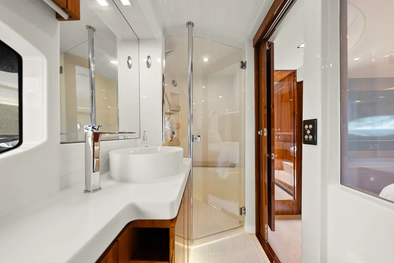 Slide: The Image of Riviera 6000 SPORT YACHT 2024 - 130