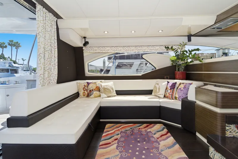 Slide: The Image of Azimut 60 FLY 2016 - 24