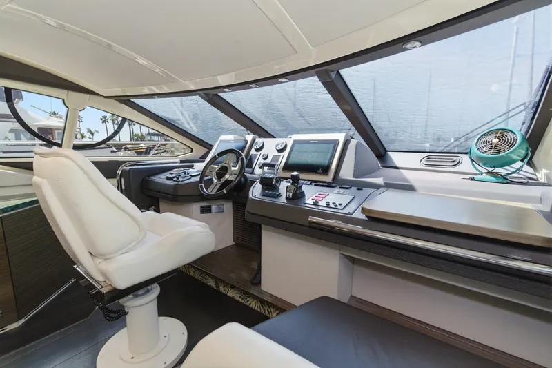 Slide: The Image of Azimut 60 FLY 2016 - 34