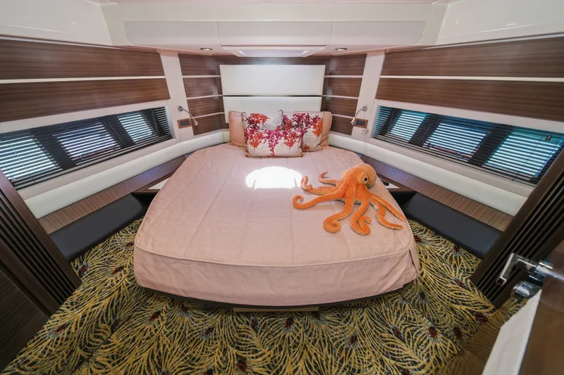 Slide: The Image of Azimut 60 FLY 2016 - 47