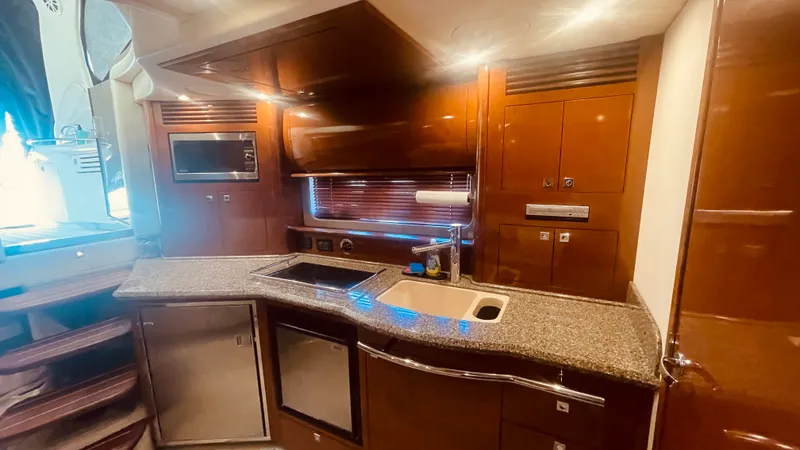 Slide: The Image of Sea Ray 40 SUNDANCER 2008 - 18