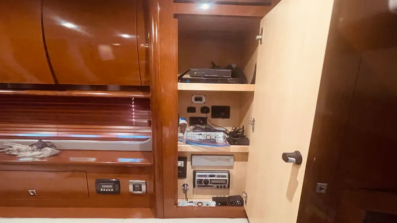 Slide: The Image of Sea Ray 40 SUNDANCER 2008 - 17