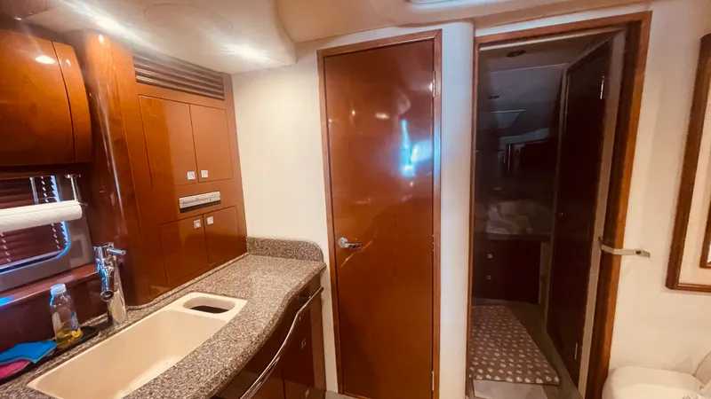 Slide: The Image of Sea Ray 40 SUNDANCER 2008 - 14