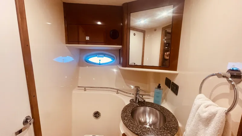 Slide: The Image of Sea Ray 40 SUNDANCER 2008 - 12