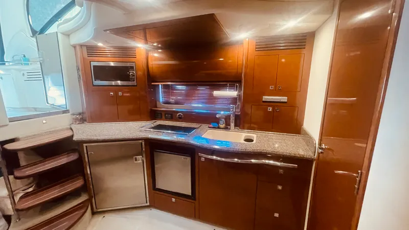 Slide: The Image of Sea Ray 40 SUNDANCER 2008 - 16