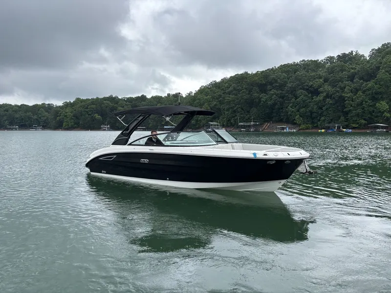 Slide: The Image of Sea Ray SDX 270 2026 - 22