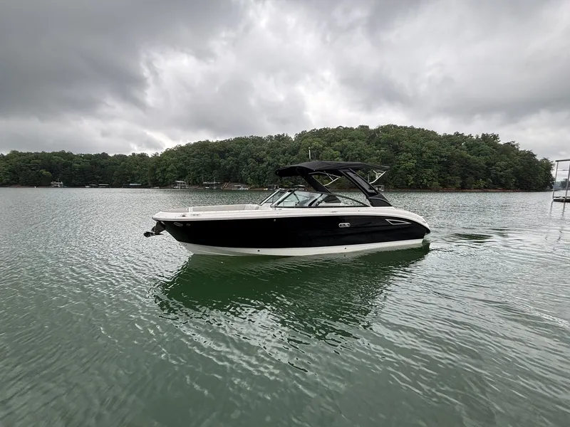 Slide: The Image of Sea Ray SDX 270 2026 - 23