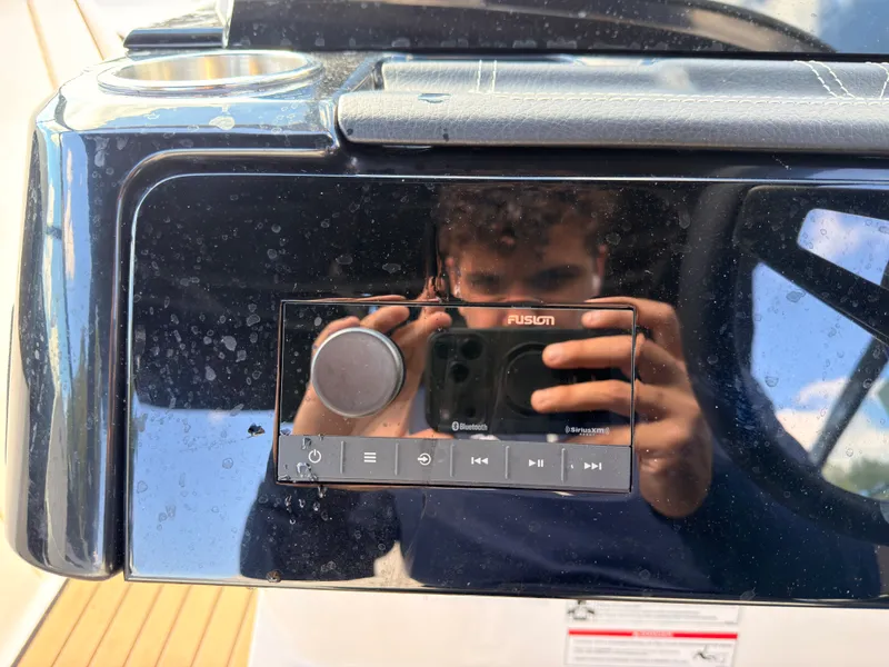 Slide: The Image of Sea Ray SLX 280 Outboard 2026 - 70