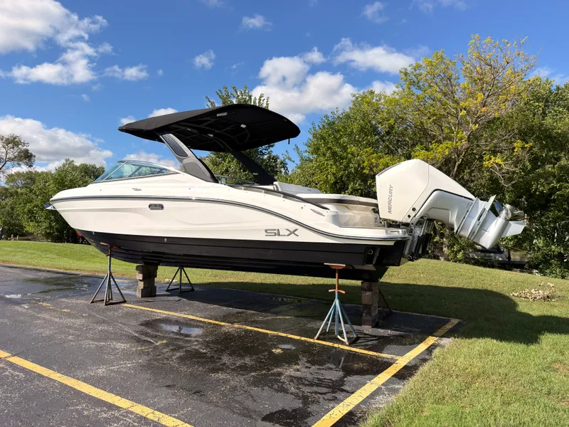 Slide: The Image of Sea Ray SLX 280 Outboard 2026 - 5